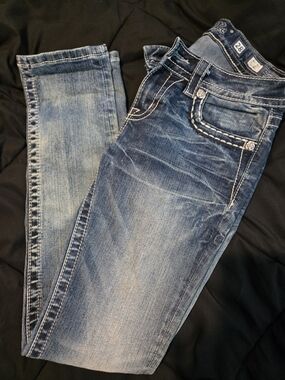Miss Me Skinny Jeans | Size 28 | Mid-Rise | Embellished Wing Pocket | Stretch